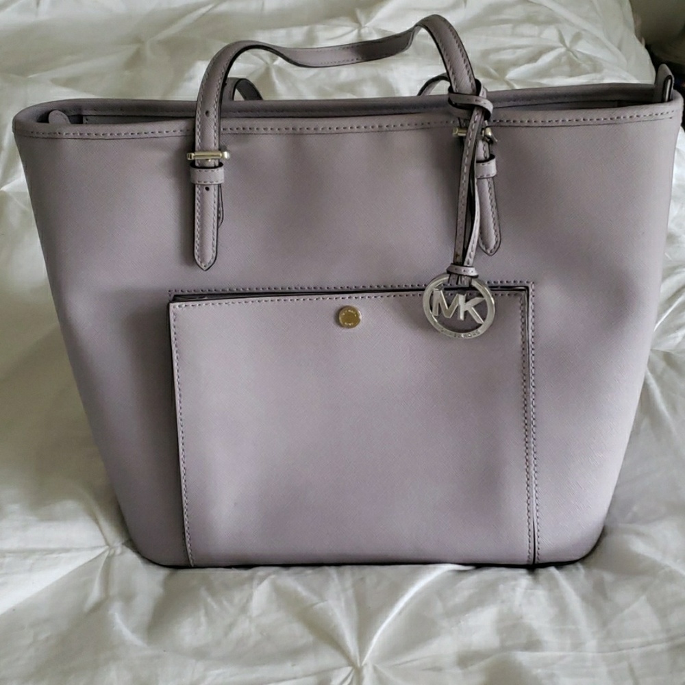 Micheal Kors purse